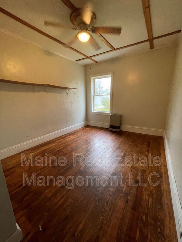 Building Photo - 21 Brewster St