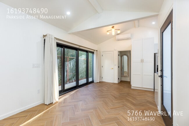 Foto del edificio - 5766 Waverly Ave