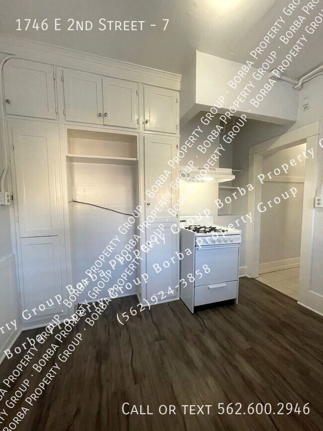 Foto del edificio - **OPEN HOUSE THIS SATURDAY 5/11** CHARMING...