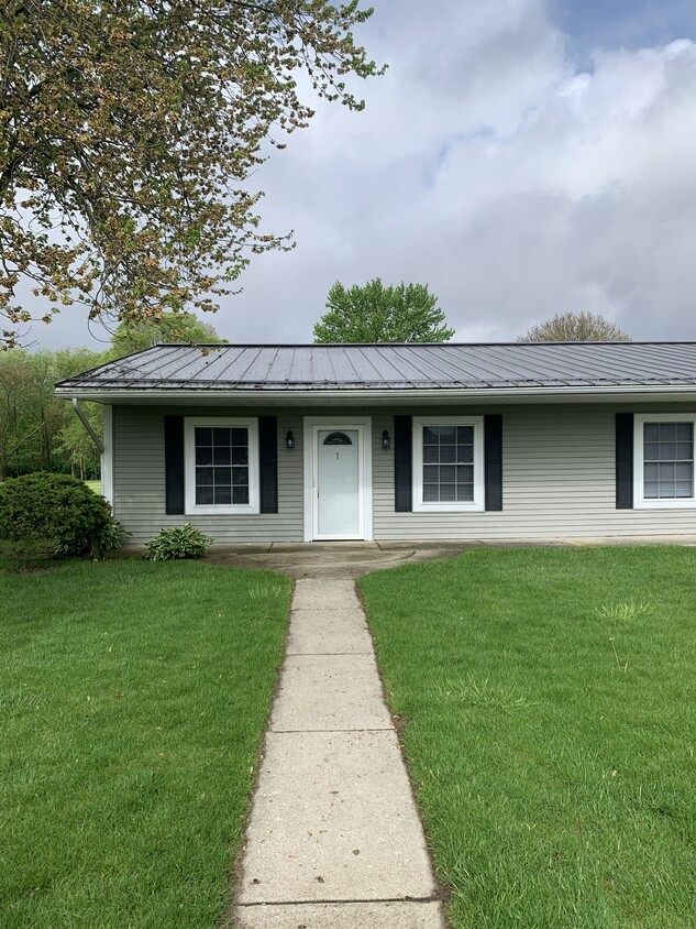 Primary Photo - 403 N Maple St