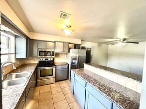 Building Photo - 6707 NW Compass Dr
