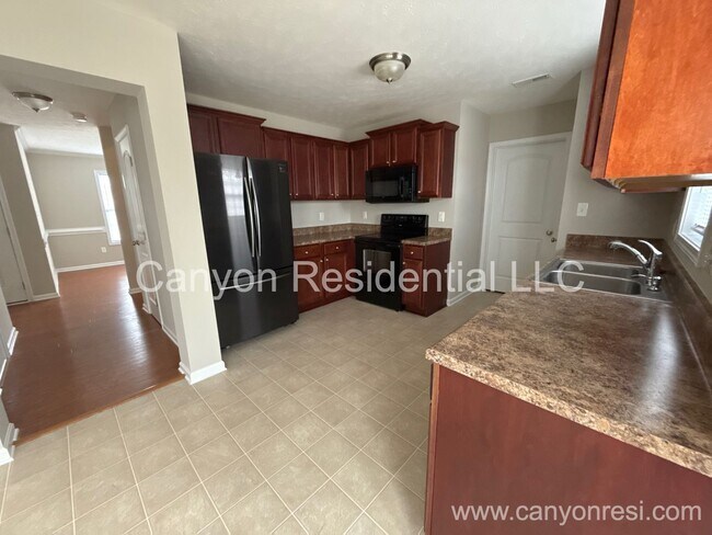 Building Photo - Beautifully updated 4 Bedroom Home