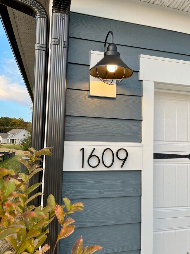 Foto del edificio - 1609 American Beech St