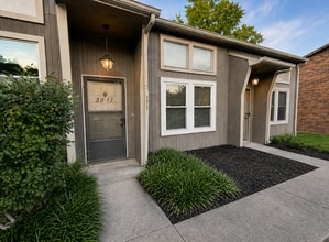 Building Photo - 2017 Belle Terra Rd
