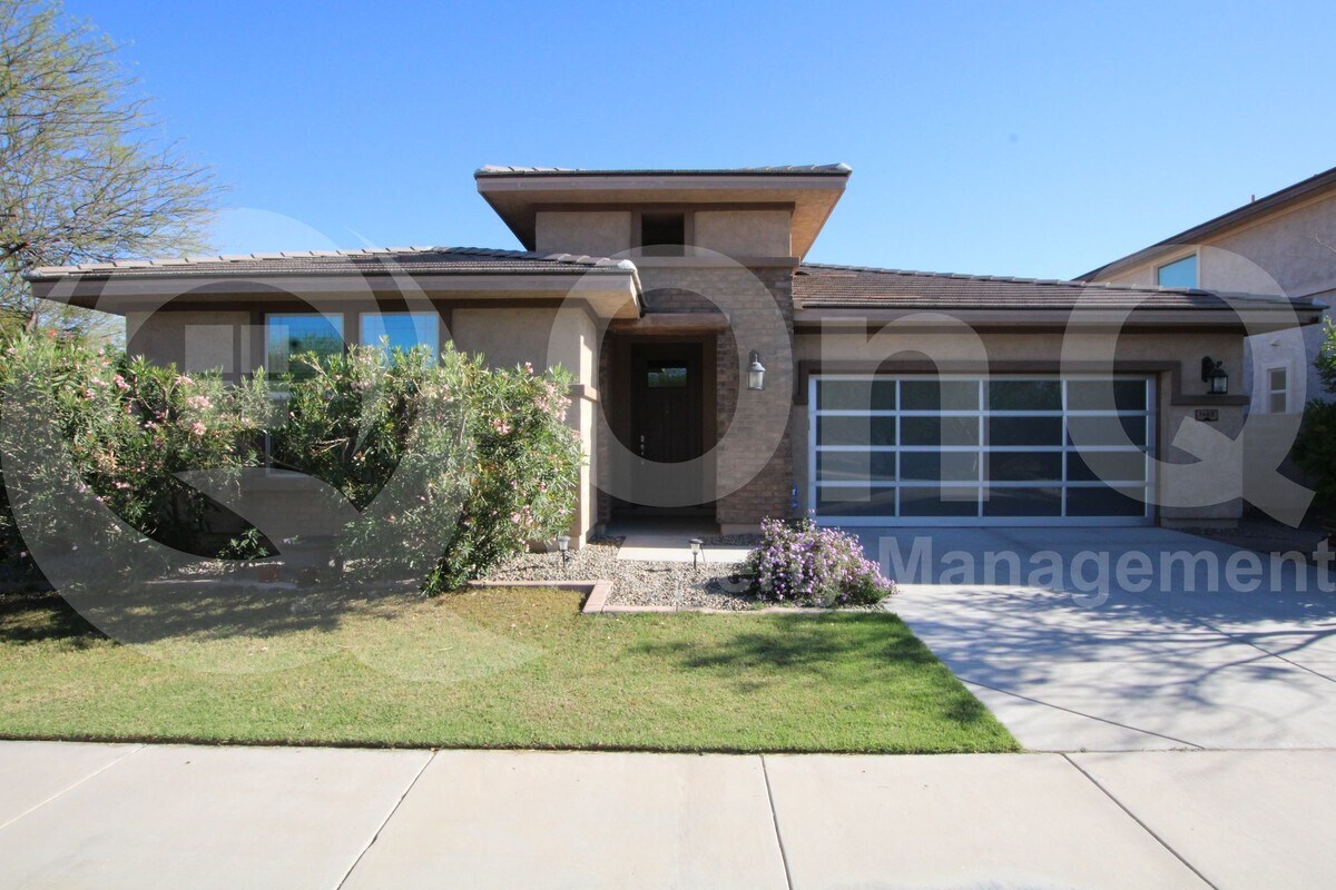 Primary Photo - 1465 E Ibis St