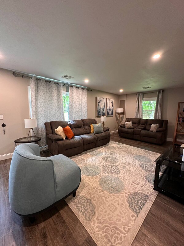 Foto del edificio - 136 Cove Rd
