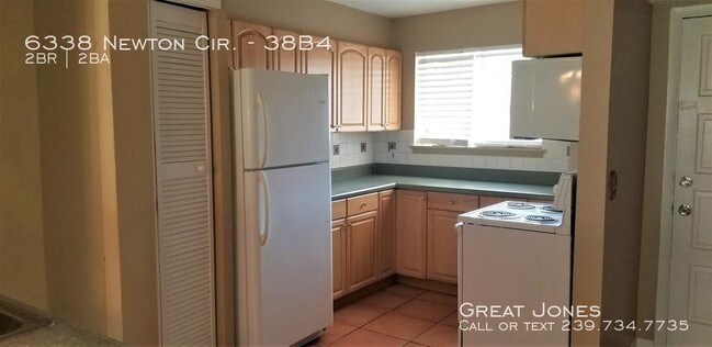 Foto del edificio - CHARMING 2/2 CONDO WITH CANAL ACCESS!