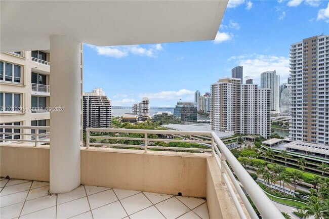 Building Photo - 888 Brickell Key Dr