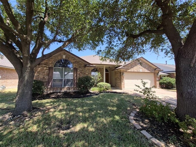 Foto del edificio - 11600 Fletcher Hall Ln