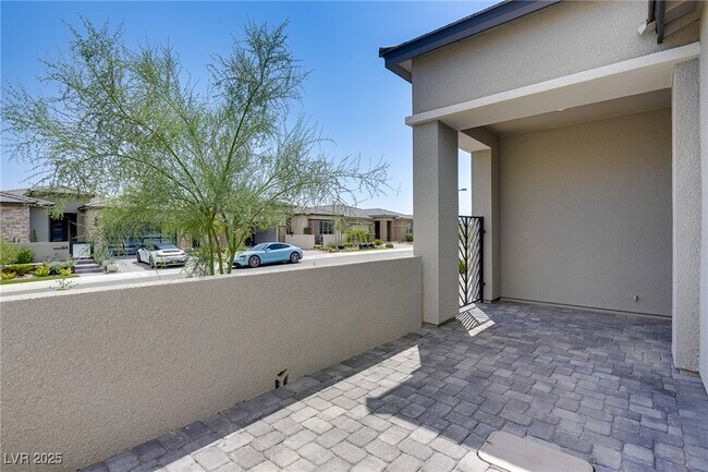 Building Photo - 165 Springbough Ln