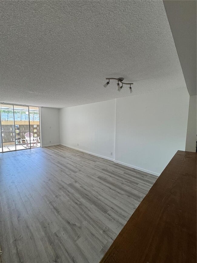 Building Photo - 403 NW 68th Ave