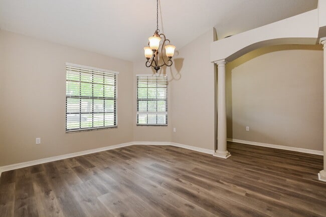 Foto del edificio - 4810 Marsh Harbor Dr