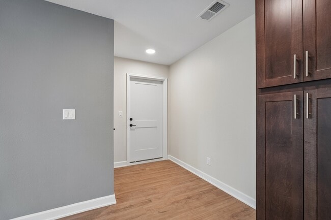 Building Photo - Marshview Apartments