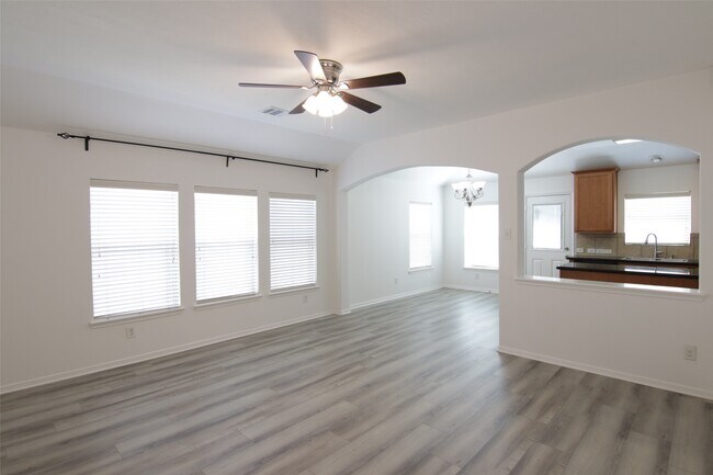 Building Photo - 25118 Hazel Ranch Dr