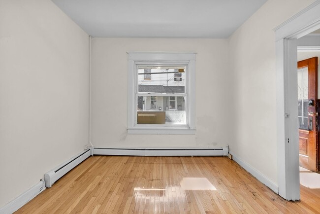 Foto del edificio - ? Spacious 4-Bedroom Home in Allentown – M...