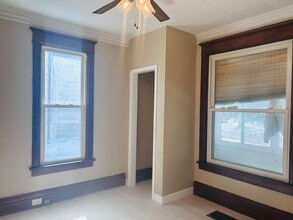 Building Photo - 440 Winona St