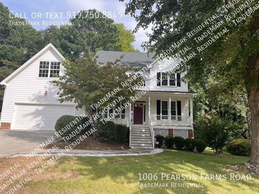 Foto principal - Charming 3br/2.5 bath Single Family Home w...