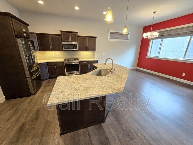 Foto del edificio - 5530 N Radium Ln