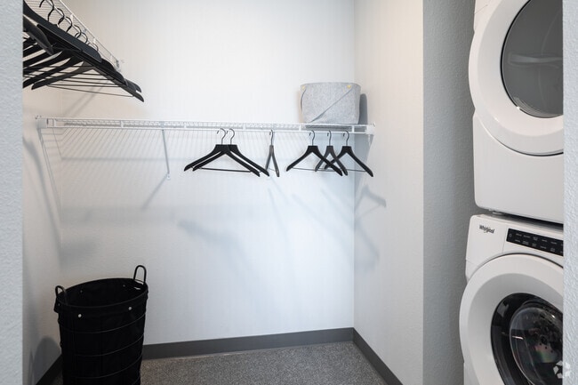 1HAB, 1BA - 715ft² - The Overland