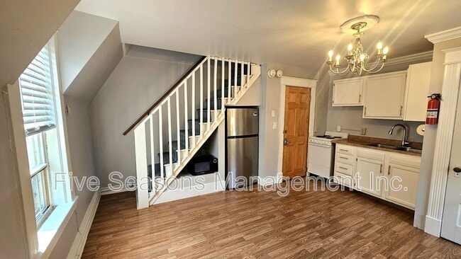 Photo - 205 N Willard St Apartment