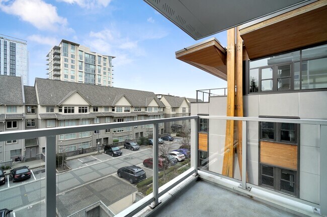 Photo du bâtiment - 4br/2ba in UBC | $5,900