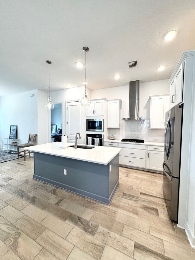 Building Photo - 97 Latham Dr
