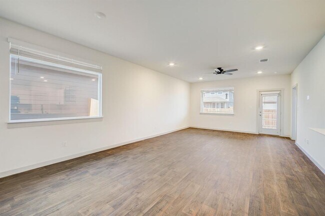 Building Photo - 131 Big Sandy Creek Dr