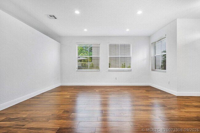 Foto del edificio - 6328 Stonehurst Cir