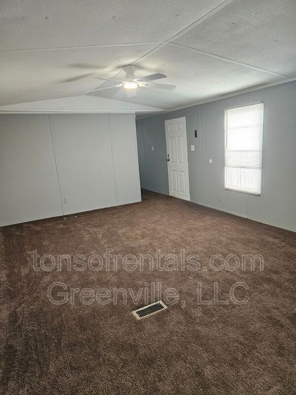 Building Photo - 301 True Temper Rd
