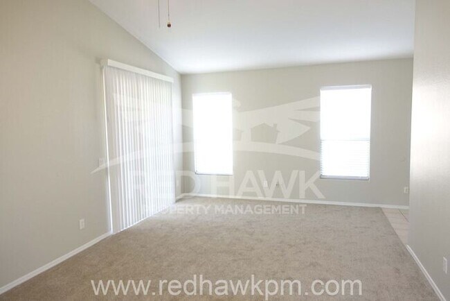 Building Photo - Freshly Painted Three Bedroom, Two Bathroo...