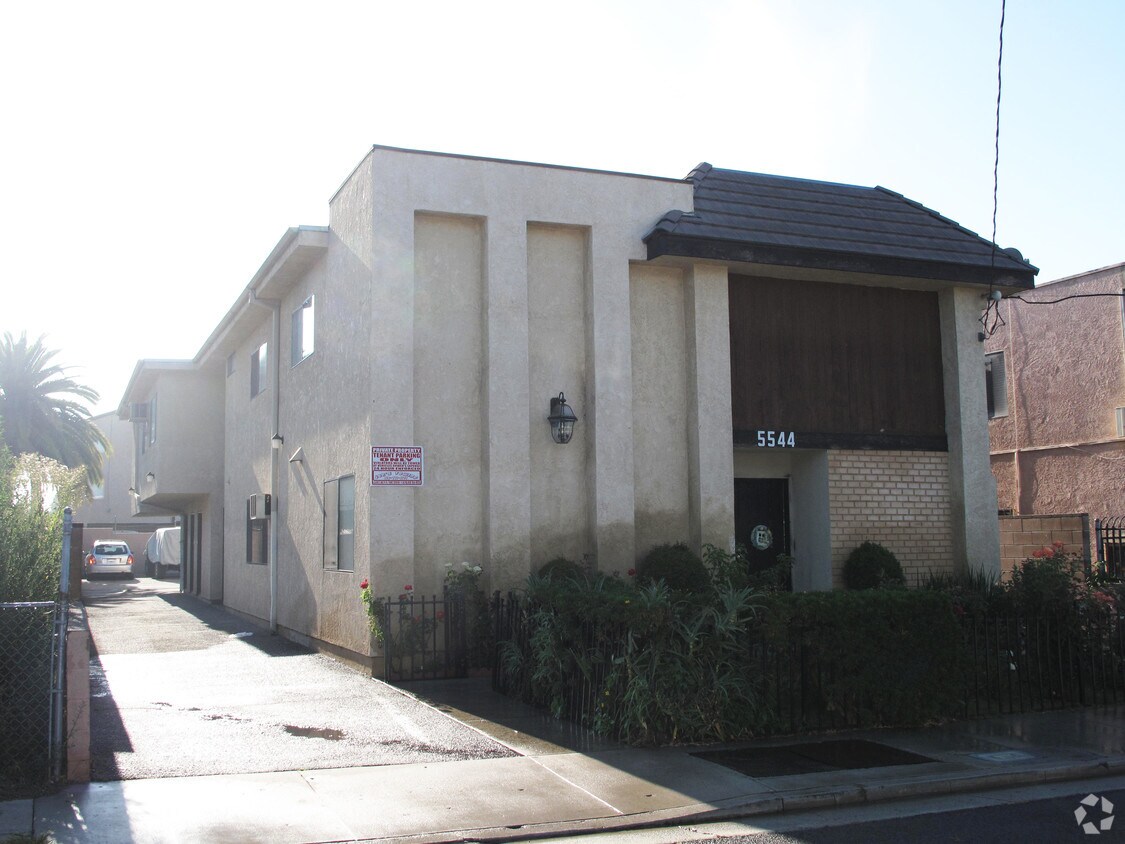 Building Photo - 5544 ELMER AV