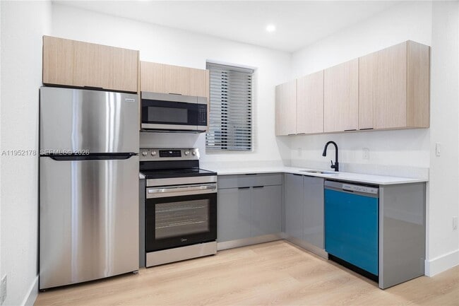 Foto del edificio - 629 SW 10th Ave