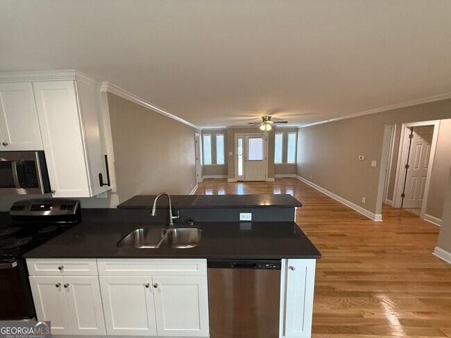 Foto del edificio - 657 Athens St