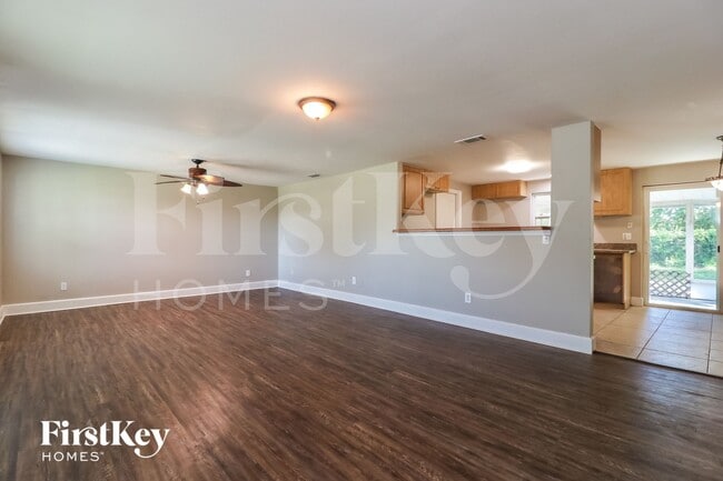 Building Photo - 7910 Woodgrove Cir