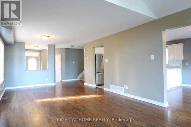 Building Photo - 18 Roberge Crescent