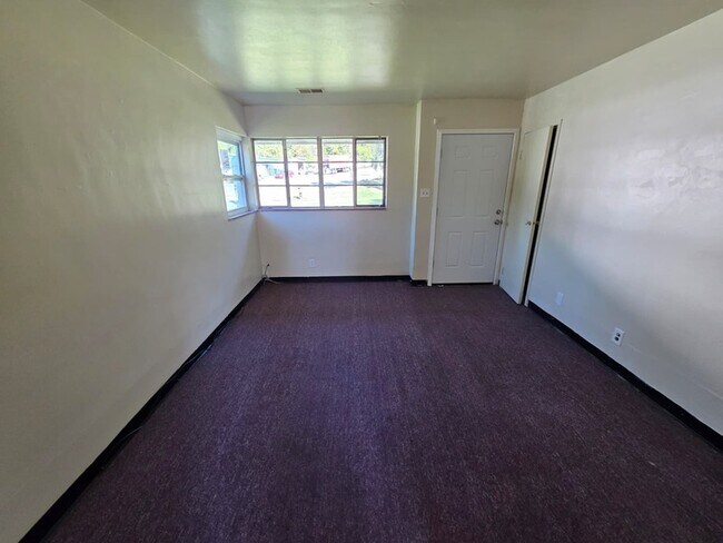 Foto del edificio - 510 E Pittsburgh McKeesport Blvd