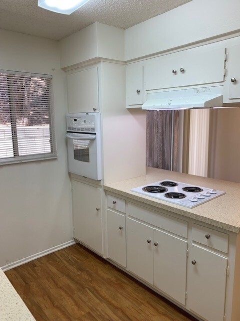 Building Photo - BEAUTIFUL 2STORY 2BD 1.5BA TOWNHOME STYLE UNIT