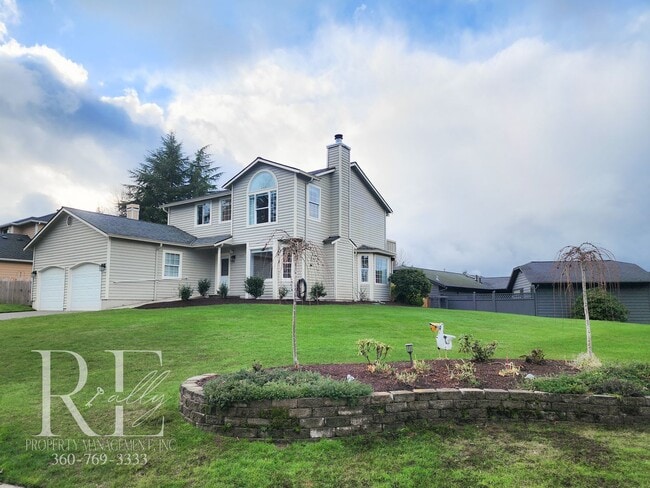 Building Photo - Modern Elegance Meets Tranquil Lakeside Living On Osprey Circle