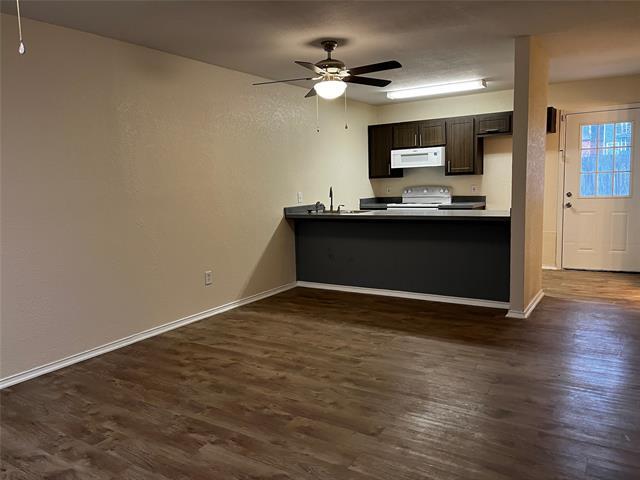 Building Photo - 227 Country Bend