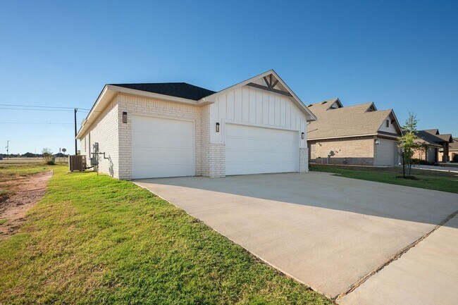 Foto del edificio - 5017 Misty Wood Ln