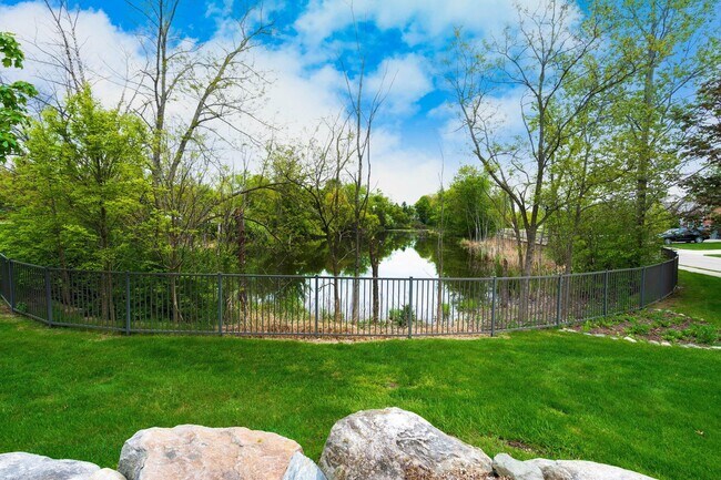Building Photo - 3515 Lexington Dr