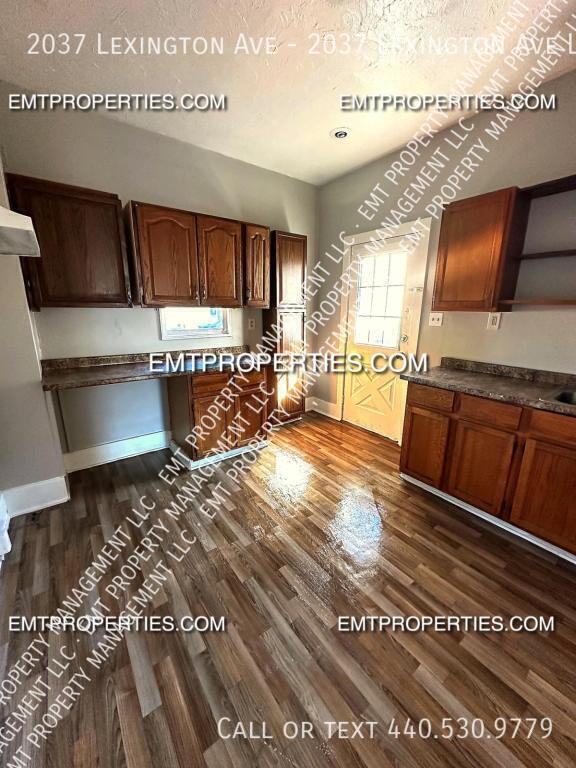 Building Photo - 2037 Lexington Ave