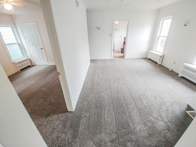 Entrance to dining room - 2527 Reed St