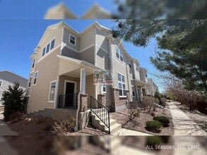 Building Photo - 2651 Stonecrop Ridge Grove