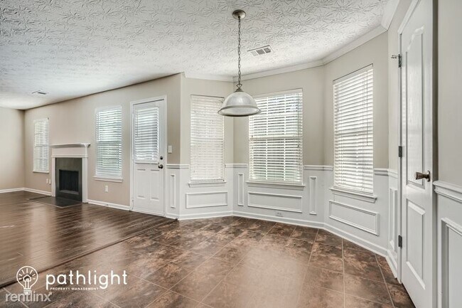 Foto del edificio - 5 br, 3 bath House - 3755 Georgia Drive UNIT