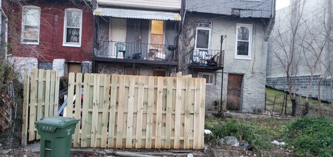 Building Photo - 1113 Ashburton St