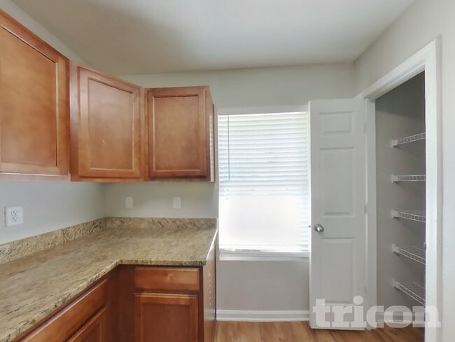 Foto del edificio - 4480 Glendas Meadow Dr