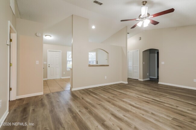 Foto del edificio - 4088 Everett Ave