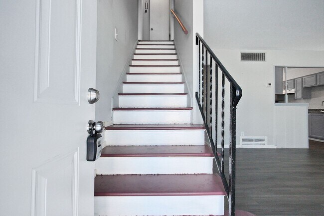 Foto del edificio - Spacious 4-Bedroom Home at an Exceptional Value – $1,899/month