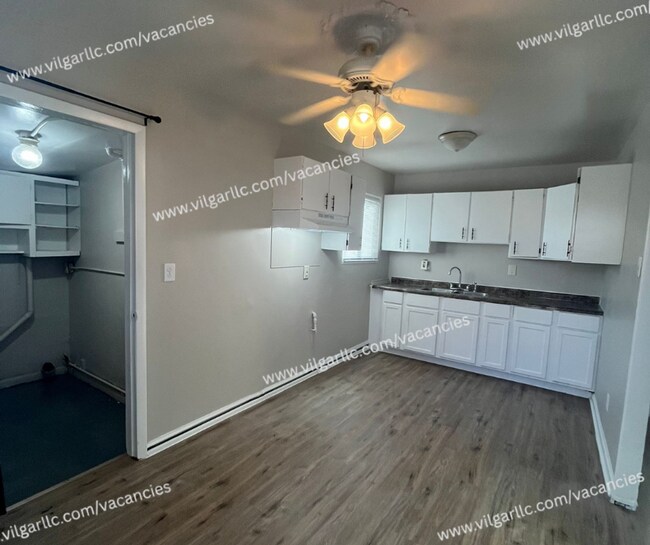 Foto del edificio - 3 Bedrooms • 1 Bathroom — Single-Family Home